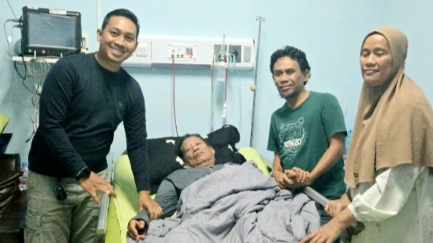Jimmi dan Pandy Beri Dukungan untuk H Kidang Ketua DPRD Jimmi bersama istri dan Ketua Fraksi Demokrat Pandy saat menjenguk H. Kidang di ruang rawat inap RSUD Kudungga, Jumat (17/7/2026)