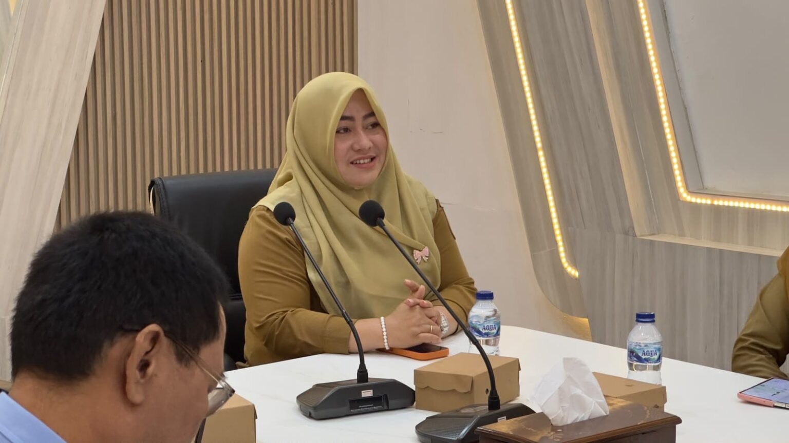 Kepala Desa Singa Gembara Hamriansi Kassa bera