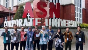 Kepemimpinan Terkini Dalam Modernisasi Pelayanan Publik Foto kegiatan Kelompok IV di Corporate University ASN.