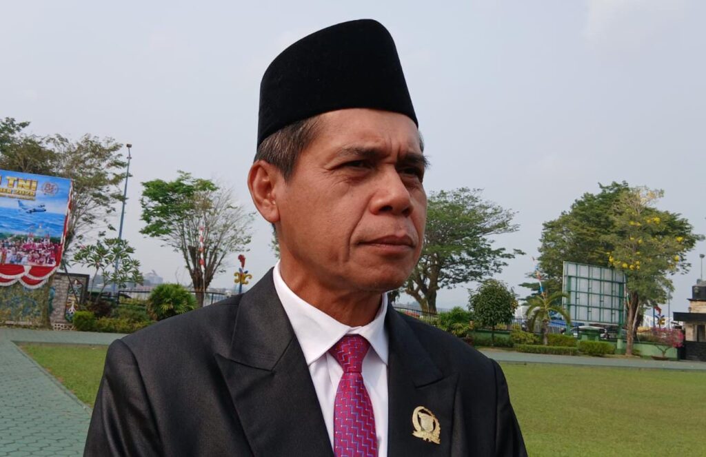 Helmi Abdullah: TNI Harus Semakin Solid dan Dekat dengan Rakyat Ketua DPRD Kota Samarinda Helmi Abdullah